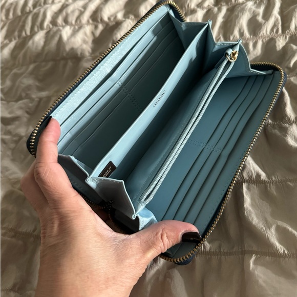 ❤️Coach Monogram Wallet EUC - Picture 8 of 8